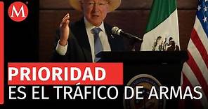Ken Salazar aborda el combate contra el tráfico de armas en México