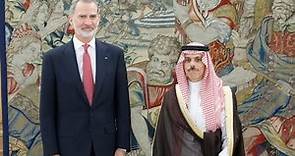 S.M. el Rey recibe a SA el Príncipe Faisal bin Farhan al Saud, MAE del Reino de Arabia Saudí