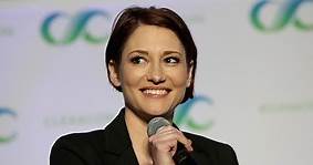 'Supergirl,' 'Grey's Anatomy' Star Chyler Leigh Comes Out