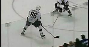 Konstantin Koltsov assists on Mario Lemieux's goal vs Flyers, his first NHL point (11 oct 2003)