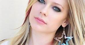 Avril Lavigne torna dopo la malattia: «Avevo accettato la morte»
