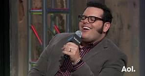 Josh Gad Sings in All Of His Performances