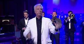 David Byrne & St. Vincent - I Should Watch TV (Live on Letterman)