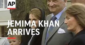 UK: LONDON: SIR JAMES GOLDSMITH'S DAUGHTER JEMIMA KHAN ARRIVES
