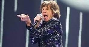 Rolling Stone, Mick Jagger Practices Singing to a Dog