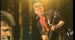 Ronnie Burns performing Smiley Live 1987