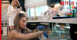 Kim Kardashian West and Paris Hilton Attempt To Use The Dishwasher | Cooking With Paris | Netflix