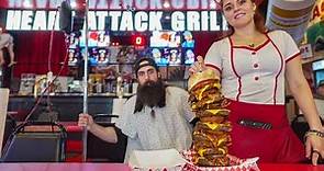 EATING THE 20,000 CALORIE OCTUPLE BYPASS BURGER AT THE HEART ATTACK GRILL IN VEGAS | BeardMeatsFood