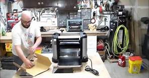 Delta 22-590 planer unboxing and trial use.