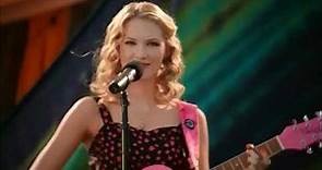 Magnolia (Claudia Lee) sings in Hart of dixie