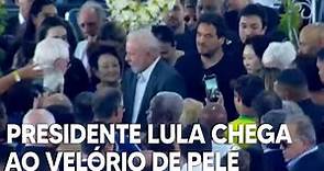 Presidente Lula chega ao velório de Pelé