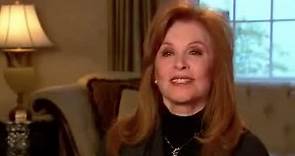 Stefanie Powers introduces herself on the show I'm A Celebrity