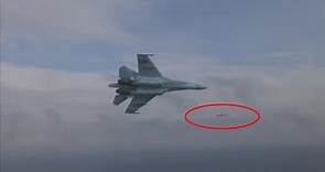 Su-27 Fighter Jets Chases A Cruise Missile