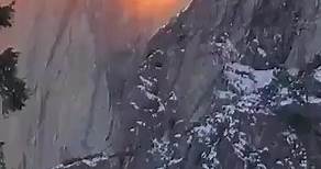 🔥 Captan espectacular 'cascada de fuego' en EEUU. Una espectacular ‘cascada de fuego’ asombró a los observadores de la naturaleza en el Parque Nacional Yosemite de California. | Paola Rojas