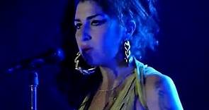 Amy Winehouse - On the outside ( Looking In) - LIVE HD