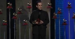 Edgar Barrera domina en los 22º Latin Grammys ganando Productor del Año