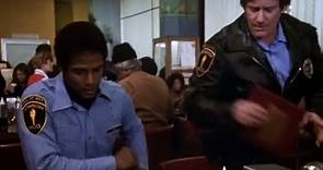 Hill Street Blues S01E08 Up In Arms