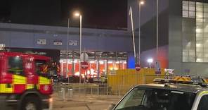 Londra, incendio in un parcheggio dell'aeroporto di Luton