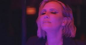 Claire Richards – I Surrender (Official Video)