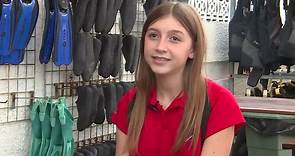 Ellie May Craig se convierte a los 12 años en la maestra buceadora más precoz del mundo
