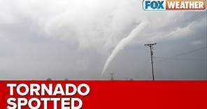 Confirmed Tornado in Illinois | Live Coverage with Storm Chasers