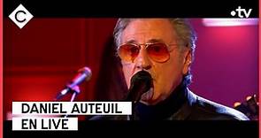 Daniel Auteuil en live sur la scène de C à vous - 16/03/2023