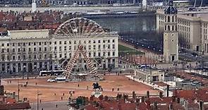 Places to see in ( Lyon - France ) Place Bellecour
