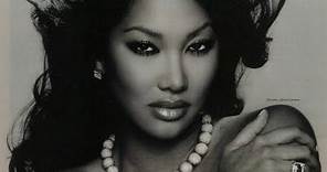 Kimora Lee Simmons on the WILD things she saw 90s models do! Her CRAZY life!