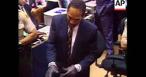 USA - Murderer's Glove Does Not Fit OJ