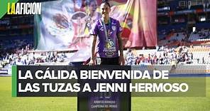Jennifer Hermoso recibe un emotivo homenaje de la directiva del club Pachuca