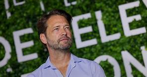 Jason Priestley afirma que Brad Pitt solía "pasar mucho tiempo" sin ducharse