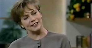 Kathleen Turner (INDISCRETIONS) interviewed on LIVE! with Regis & Kathie Lee (25-Aug-1995)