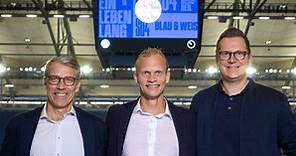 KIJK. Karel Geraerts - die “Duits wil leren” - voorgesteld als nieuwe coach van Schalke 04: “Als jonge gast wist ik dat Schalke een grote club is”