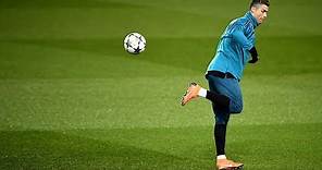 Cristiano Ronaldo 2017/18 ●Dribbling/Skills/Runs● |HD|