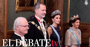Los Reyes, recibidos con honores en la cena de gala de la Familia Real sueca