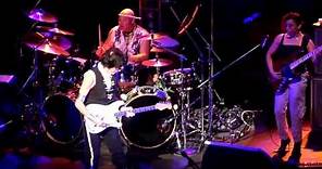 Jeff Beck - "Rhonda Smith" Bass Solo & People Get Ready" - Live Tokyo 2010 [Full HD]
