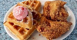 Spicy CHICKEN & WAFFLES from HEAVEN at Metro Diner | Jacksonville, Florida