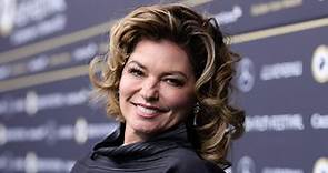 Shania Twain on plastic surgery pressure: ‘Forget the sag’
