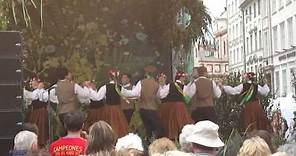latvian Folk Dance - Danças Folclóricas da Letônia
