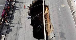 Video. Giant holes on a highway in Guatemala