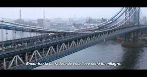 "Tan Fuerte y Tan Cerca". Trailer. Oficial Warner Bros. Pictures (Subtitulado)