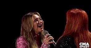 Carly Pearce, Wynonna Judd - Why Not Me (Live at CMA Fest 2022)