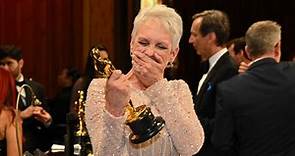Tutti i vincitori e le vincitrici dei premi Oscar 2023: film, attori e la lista completa delle statuette