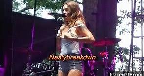 Tove Lo - Talking Body & Flashes the crowd (Sweetlife Festival 2015) on Make a GIF