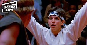 Karate Kid: Escena Final de la Pelea con la Patada de la Grulla (Ralph Macchio, William Zabka)