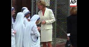 USA - Princess Diana Visits Mother Teresa In Hospital, USA - Princess Diana's Dresses Put On Show Be