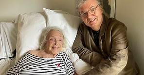 Micheline Presle fête ses 101 ans en compagnie d’un ami dans une incroyable maison de retraite