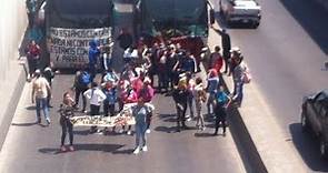 Normalistas de Cañada Honda en Aguascalientes por calle 5 de Mayo