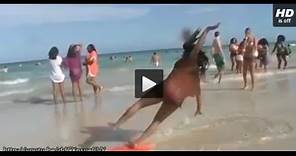 Videos de Risa- 28 Caídas graciosas en la playa! IMPERDIBLE!