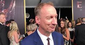 David Thewlis ('Fargo') exclusive interview on 2017 Emmy Awards red carpet